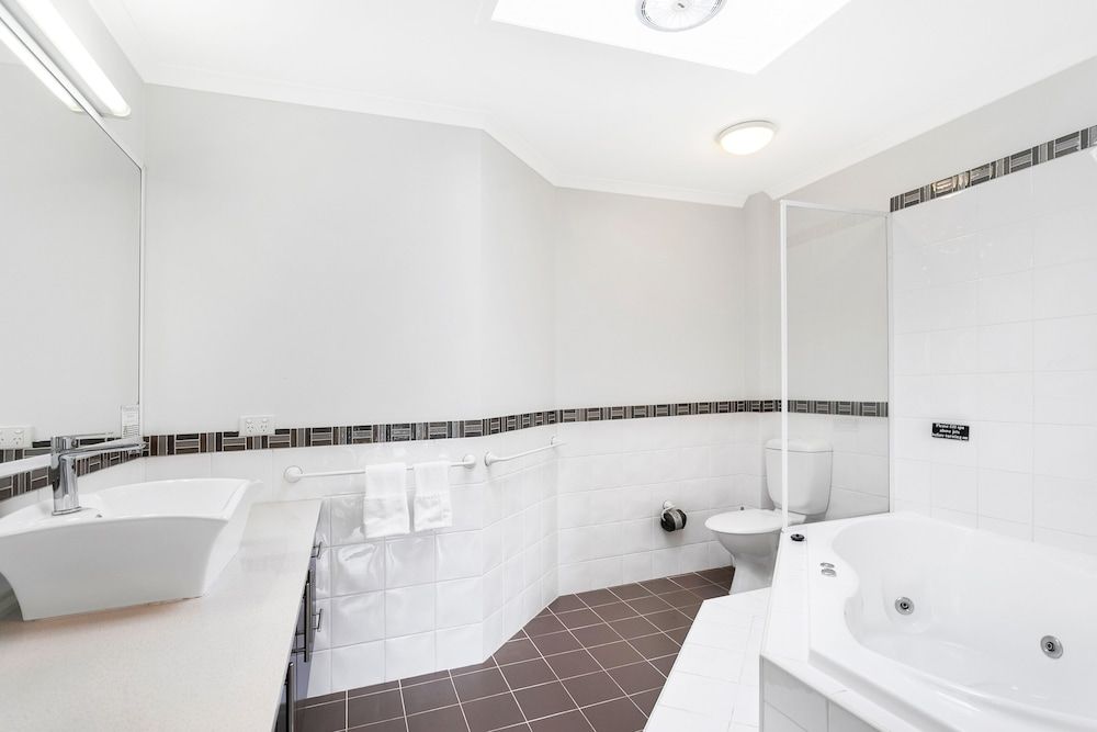 Peninsula Nelson Bay Motel and Serviced Apartments Superior Spa Suite 6