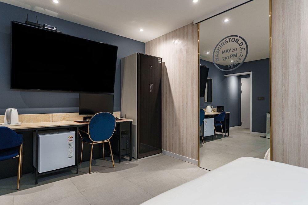 Hotel Millennium Premium Double Room 7