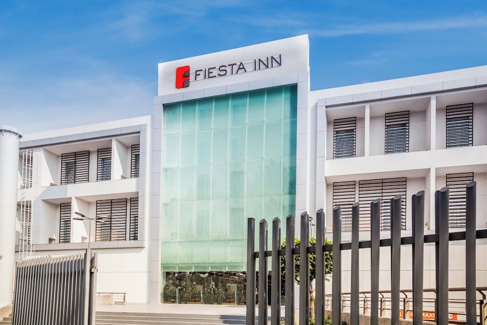 undefined Fiesta Inn Plaza Central Aeropuerto 4