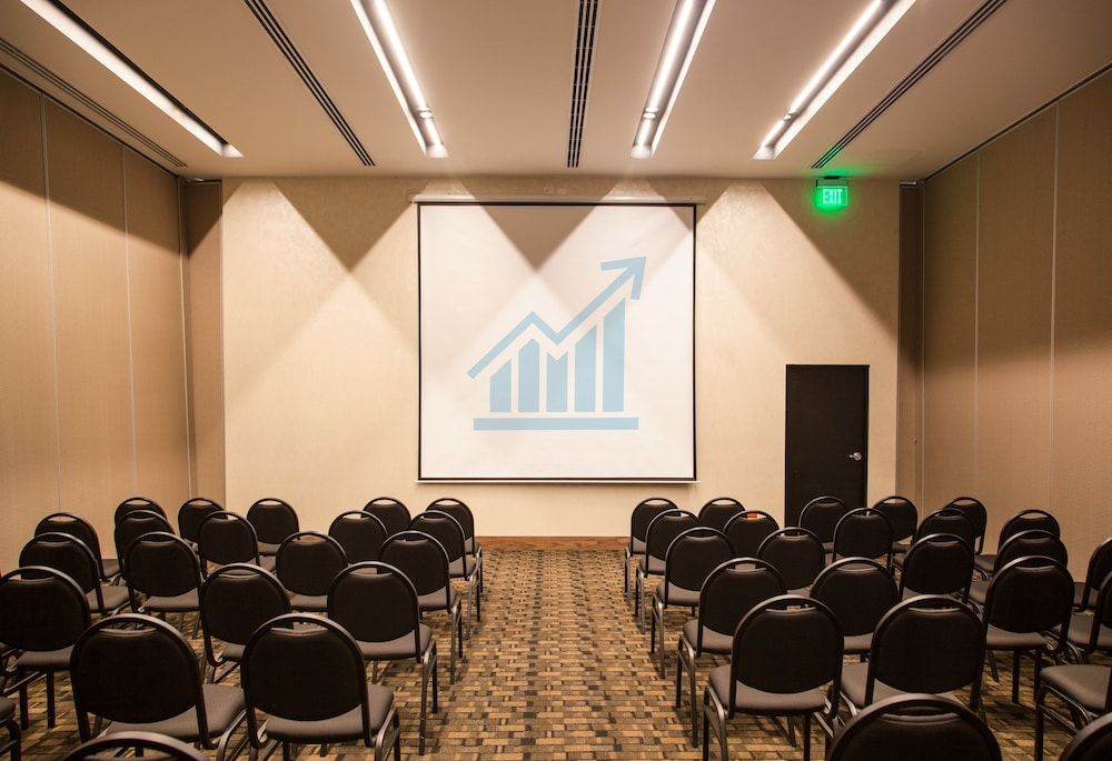 undefined Fiesta Inn Plaza Central Aeropuerto 10