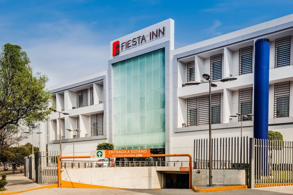 undefined Fiesta Inn Plaza Central Aeropuerto 8