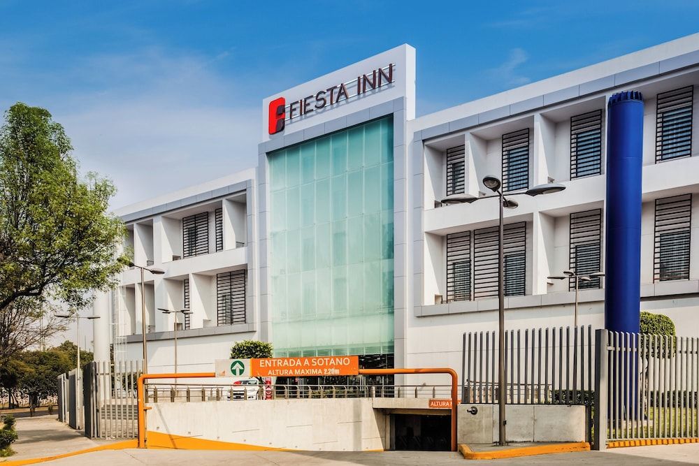 undefined Fiesta Inn Plaza Central Aeropuerto 2