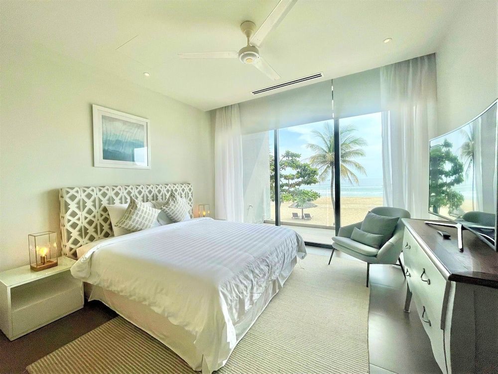 Beachfront Pool Villa