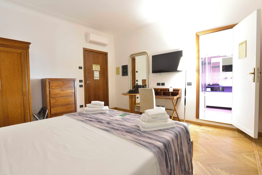 St. Peter' Six Rooms & Suites Double Room, 1 Queen Bed 5