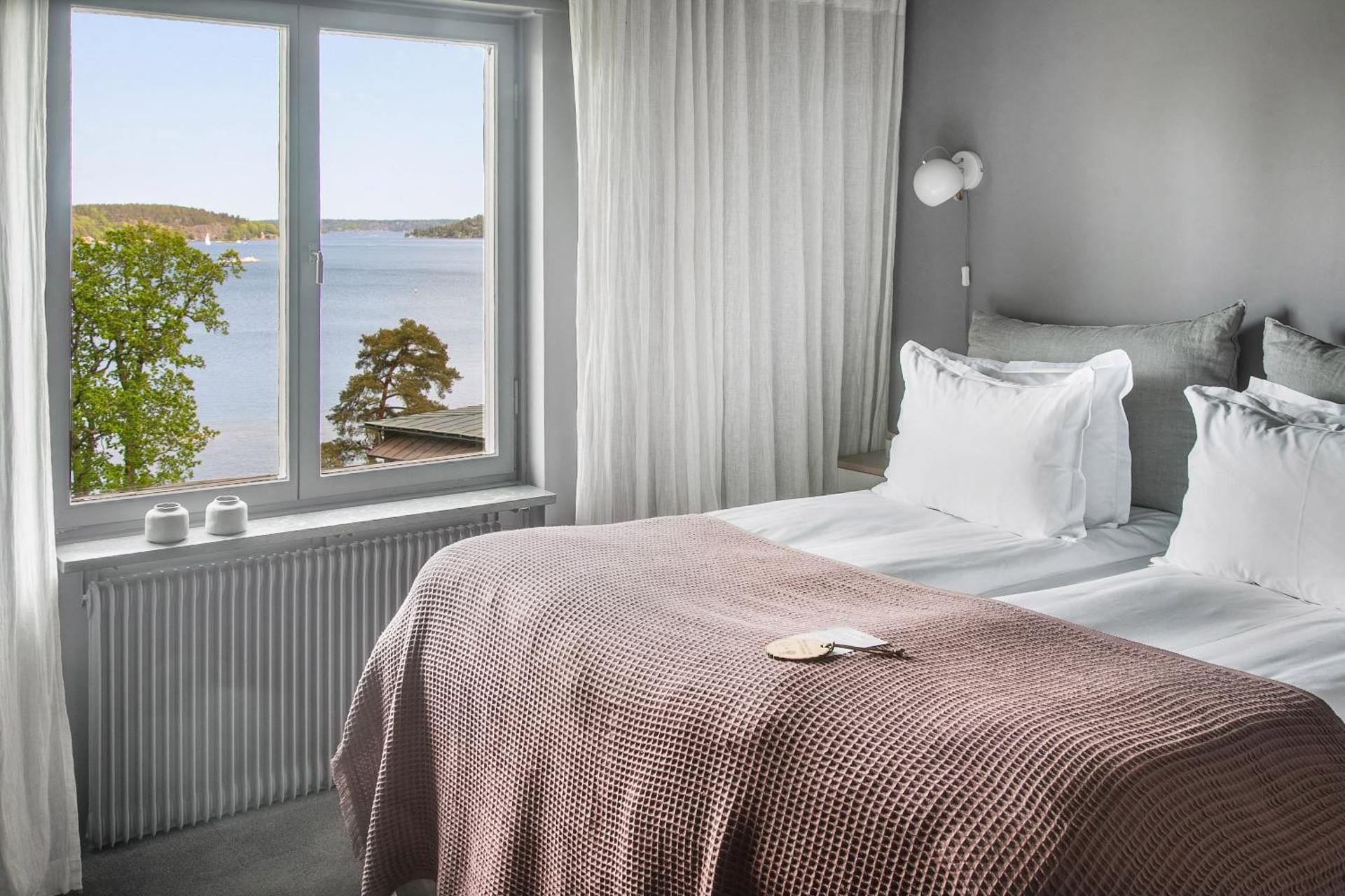 Double Room with Lake View