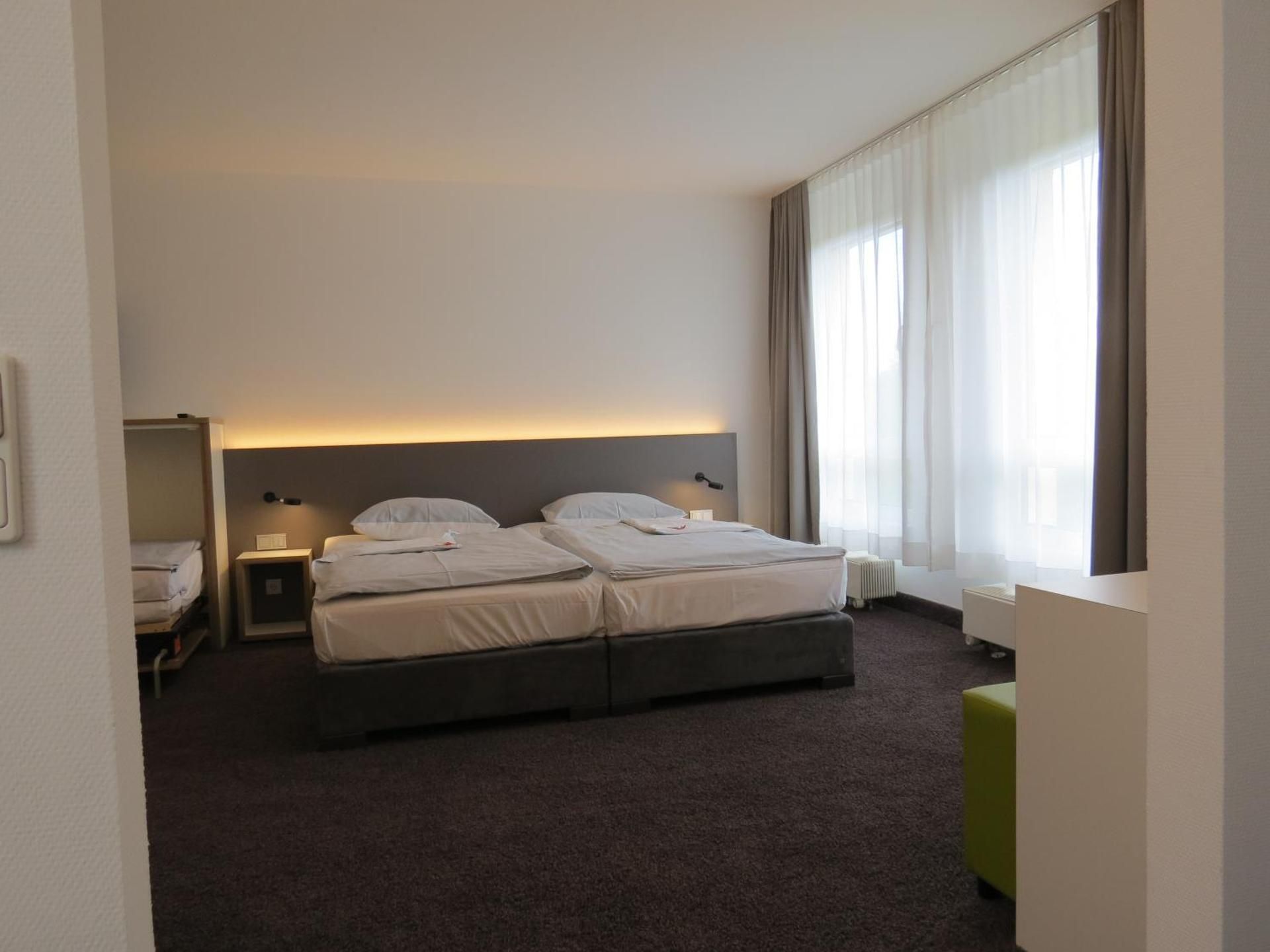 Basic Triple Room
