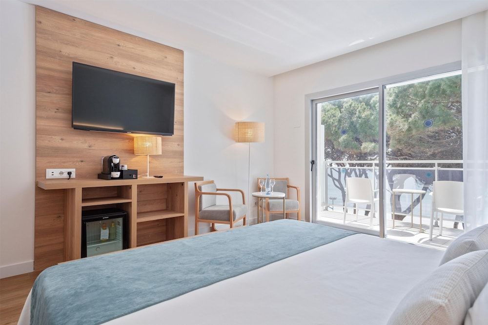 Superior Room (3 Adults)