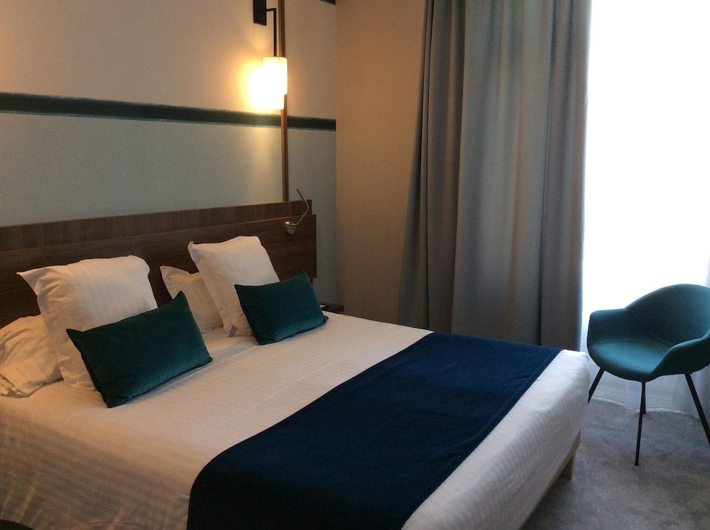 Suite, 1 King Bed, Non Smoking, Balcony (Living Room;Twin bed on request)