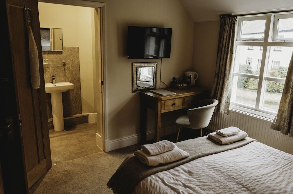 The White Lion Inn Standard Double Room, Ensuite 7
