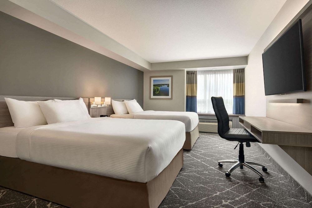Standard Room, 2 Queen Beds, Fridge, Microwave, Walk in Shower, Non Smoking