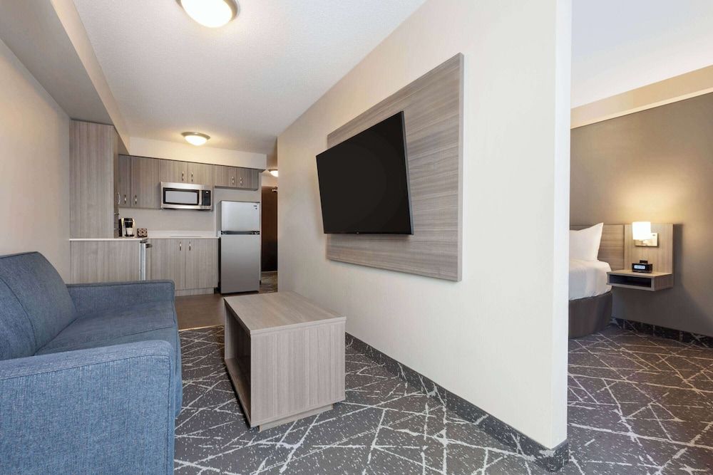 Suite, 1 Bedroom, Non Smoking (1 Queen Bed)