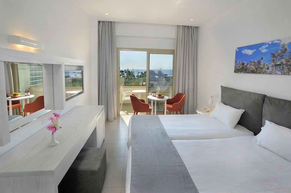 Superior Room, Partial Sea View