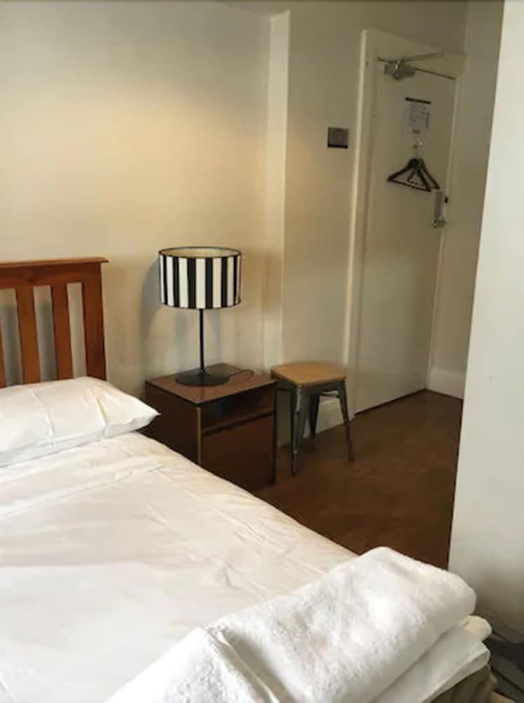 Highfield Hotel Double Ensuite Room 2