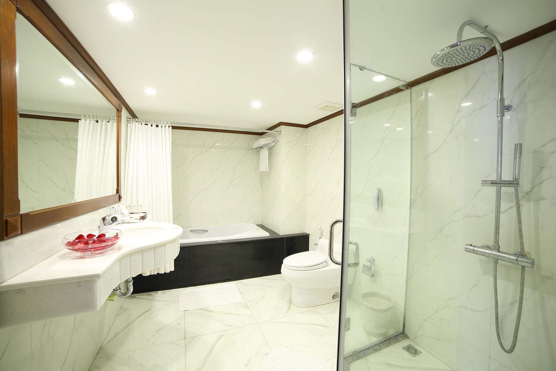 undefined Sunny Hotel 1 5