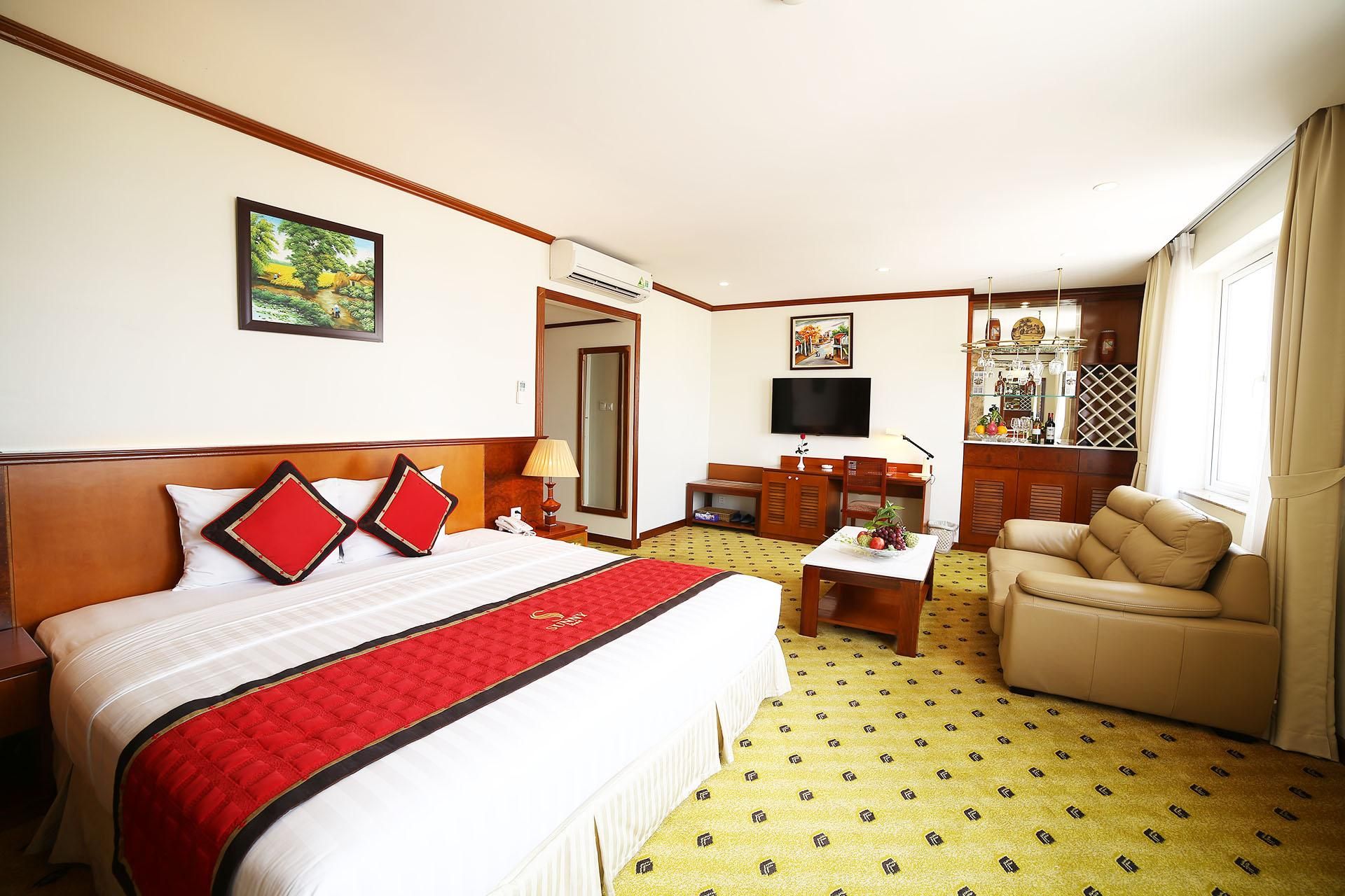 undefined Sunny Hotel 1 6