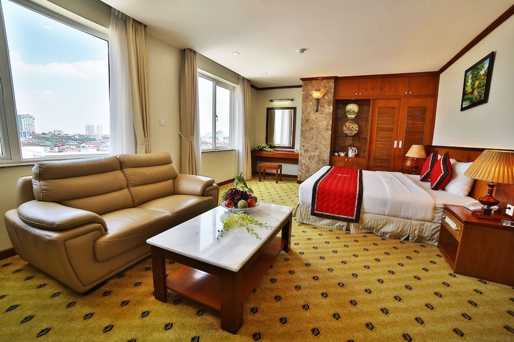undefined Sunny Hotel 1 5