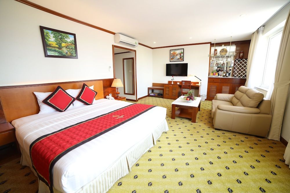 undefined Sunny Hotel 1