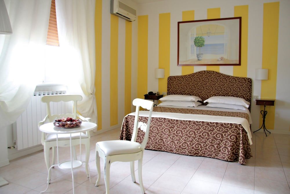 undefined Hotel Alex 3