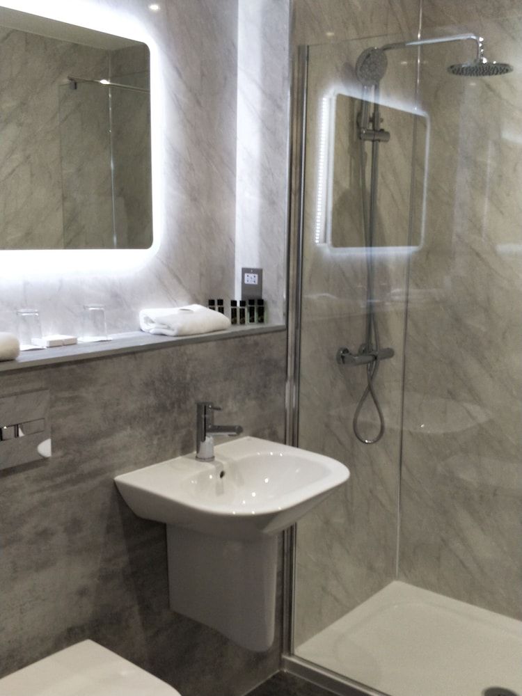 The Lodge Hotel Double Room 3