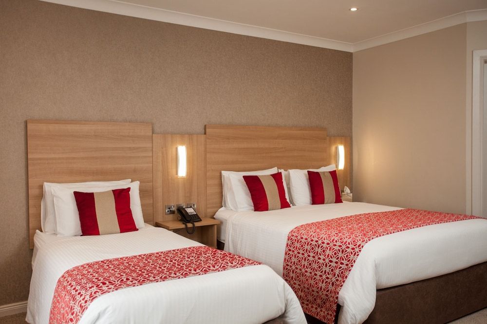 The Lodge Hotel Twin Room 2