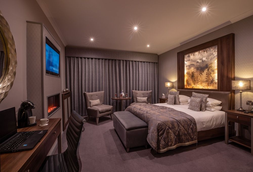 The Lodge Hotel Executive Room, Ground Floor 4