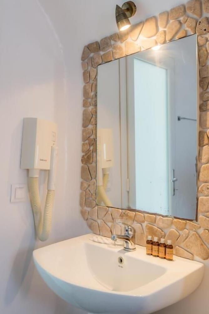 Paradise Beach Resort Standard Room 15