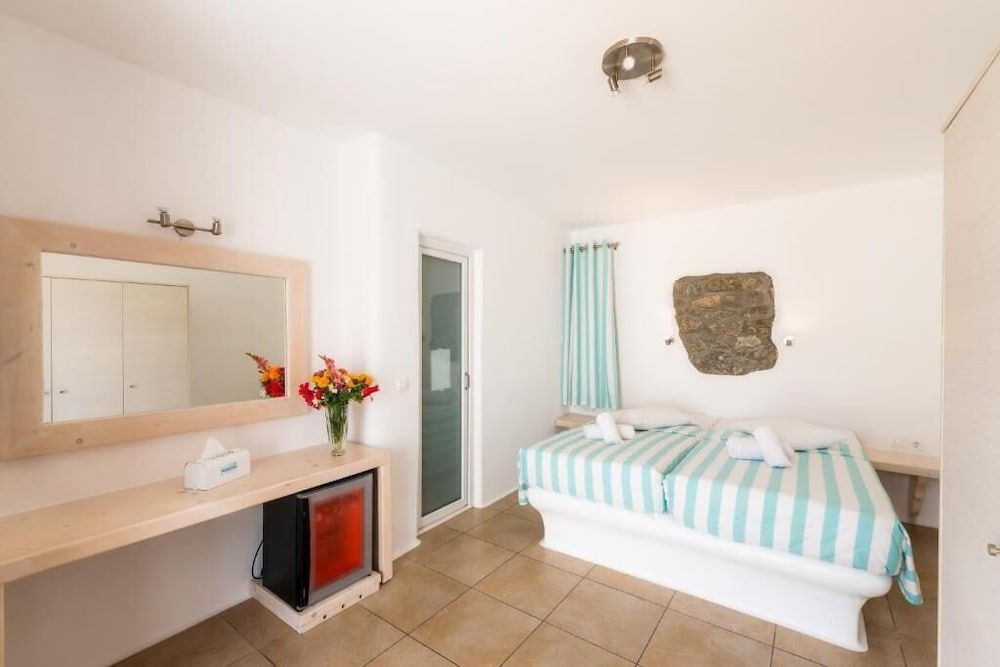 Paradise Beach Resort Standard Room 6