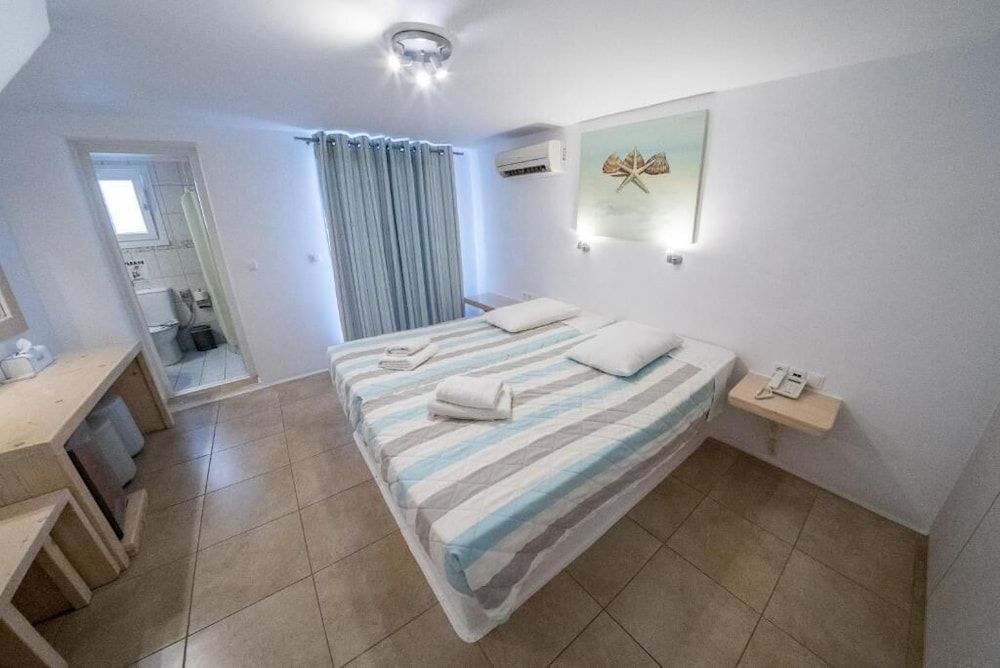 Paradise Beach Resort Standard Room 11