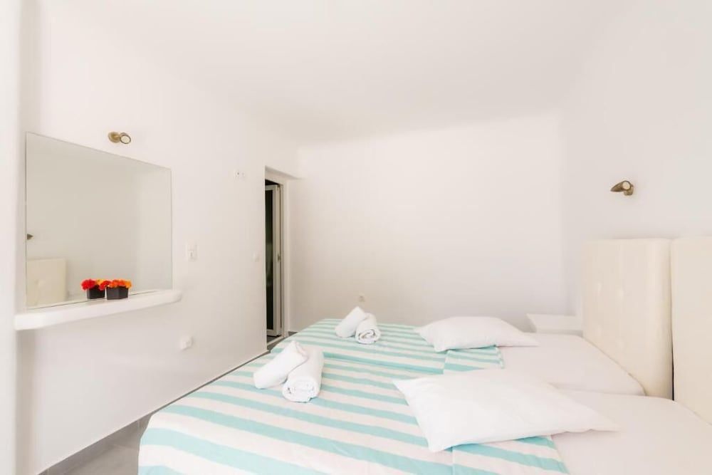 Paradise Beach Resort Standard Room 7