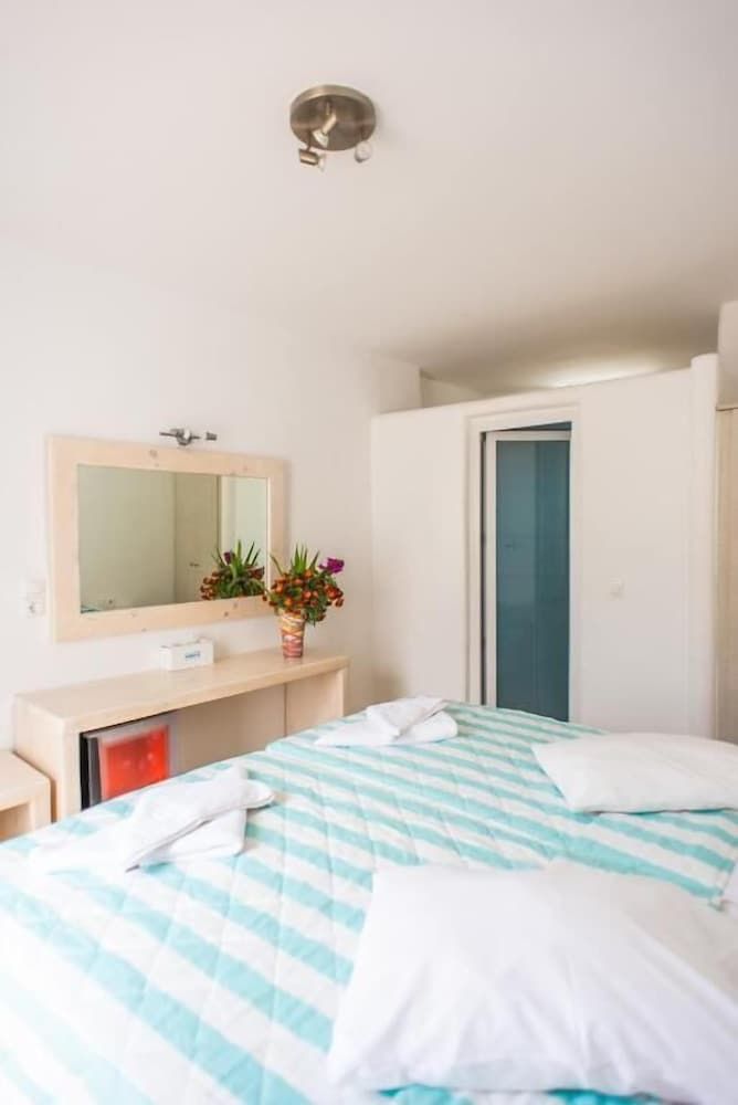 Paradise Beach Resort Standard Room 14