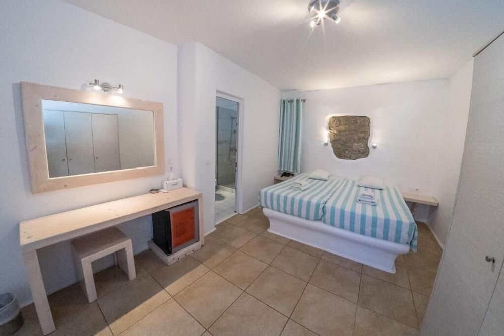 Paradise Beach Resort Standard Room 9