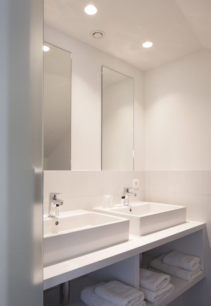 The Shepherd Family Room 6