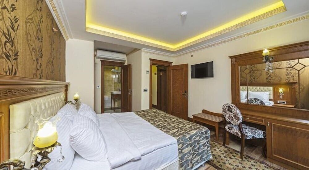 undefined Lausos Palace Hotel 3