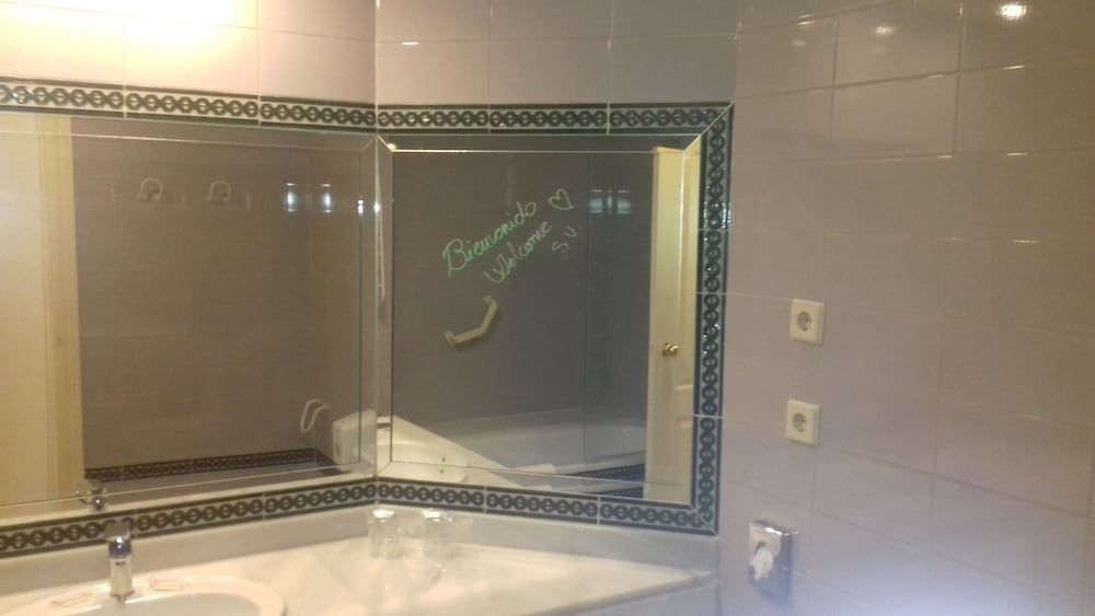 Hospedium Hotel Apartamentos Simón Verde Studio (3 Adults) 8