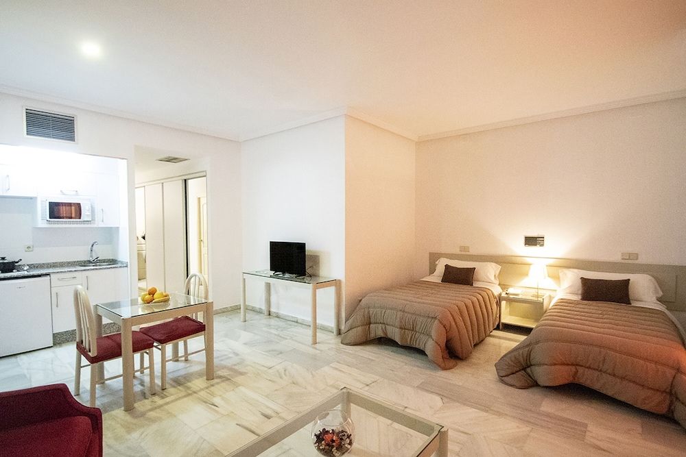 Hospedium Hotel Apartamentos Simón Verde Studio (3 Adults) 10