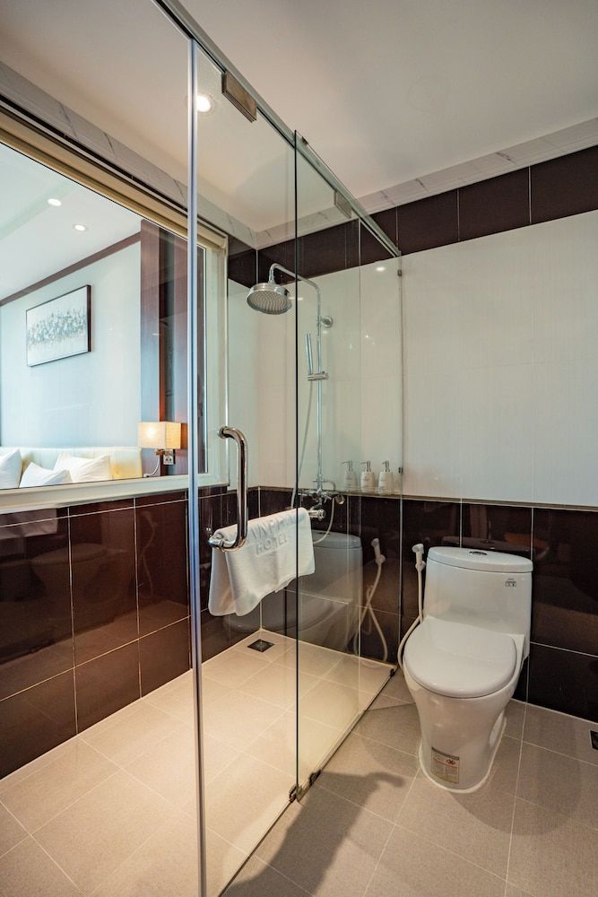 Van Phat Riverside Hotel Superior Twin Room, 2 Twin Beds, City View 10