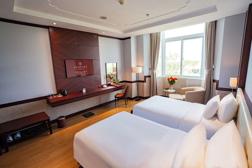 Van Phat Riverside Hotel Superior Twin Room, 2 Twin Beds, City View 2