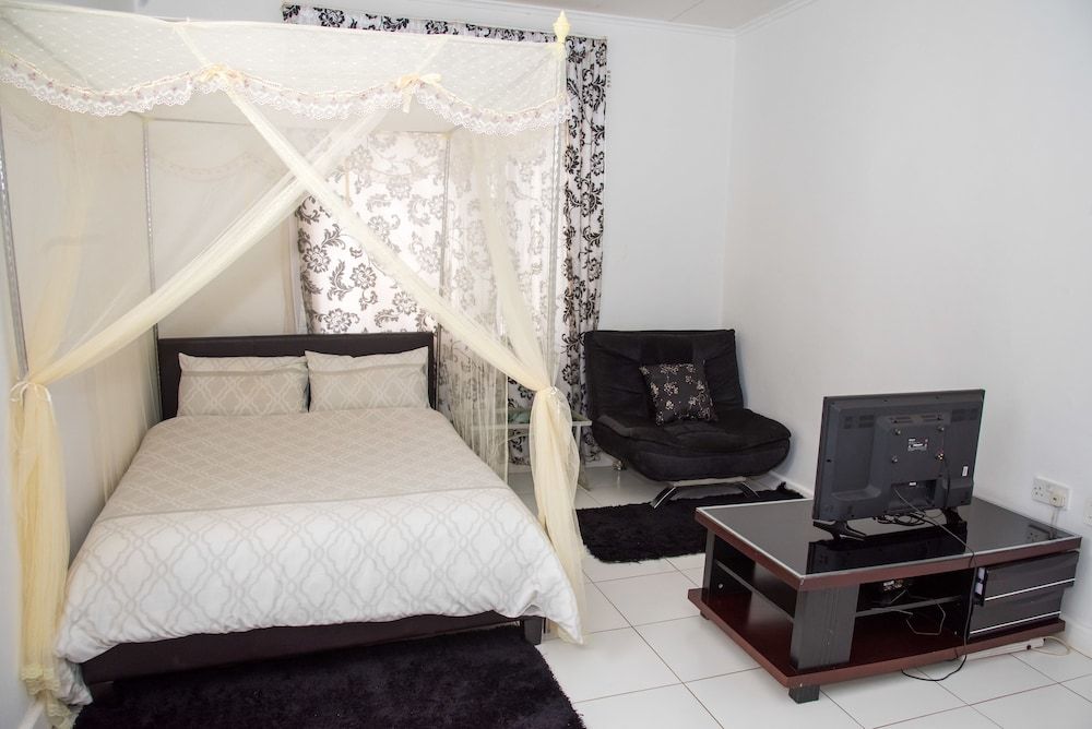 Spendwise Lodge and Apartments Standard Double Room, 1 Double Bed, Ensuite 2