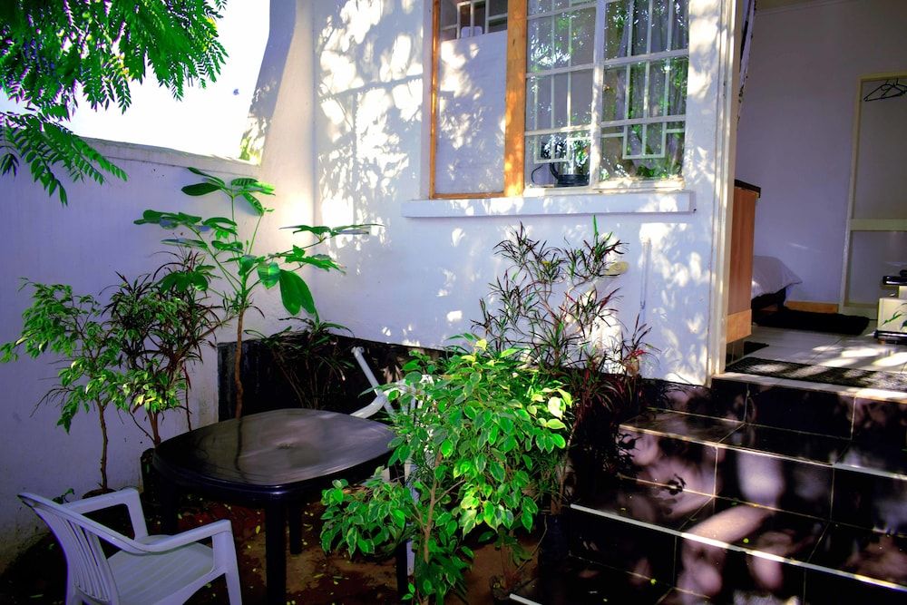 Spendwise Lodge and Apartments Economy Studio Suite, 1 Double Bed, Ensuite 4