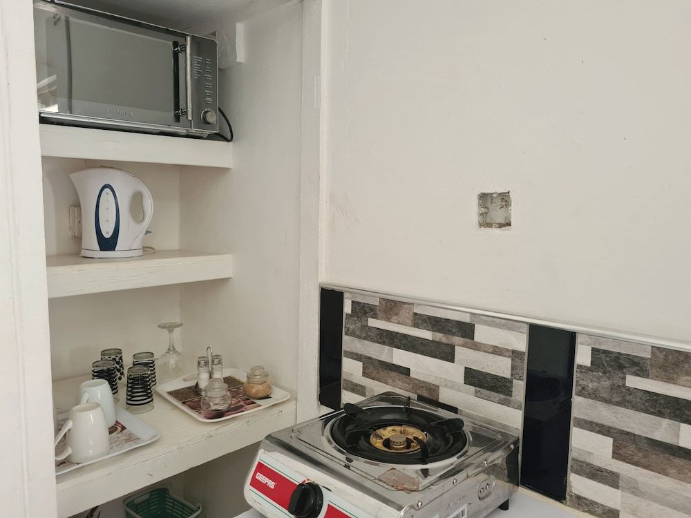 Spendwise Lodge and Apartments Standard Double Room, 1 Double Bed, Ensuite 5