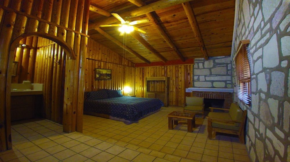 Junior Room, 1 King Bed, Valley View