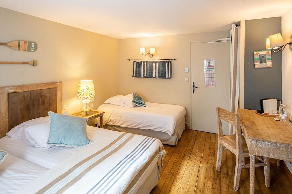 Hôtel Le Résinier Triple Room, Private Bathroom