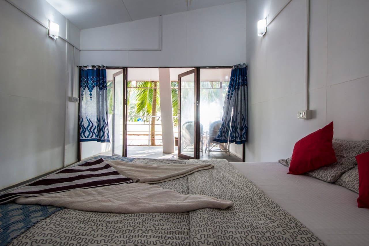 Cafe Del Mar Deluxe Sea View Room for 2