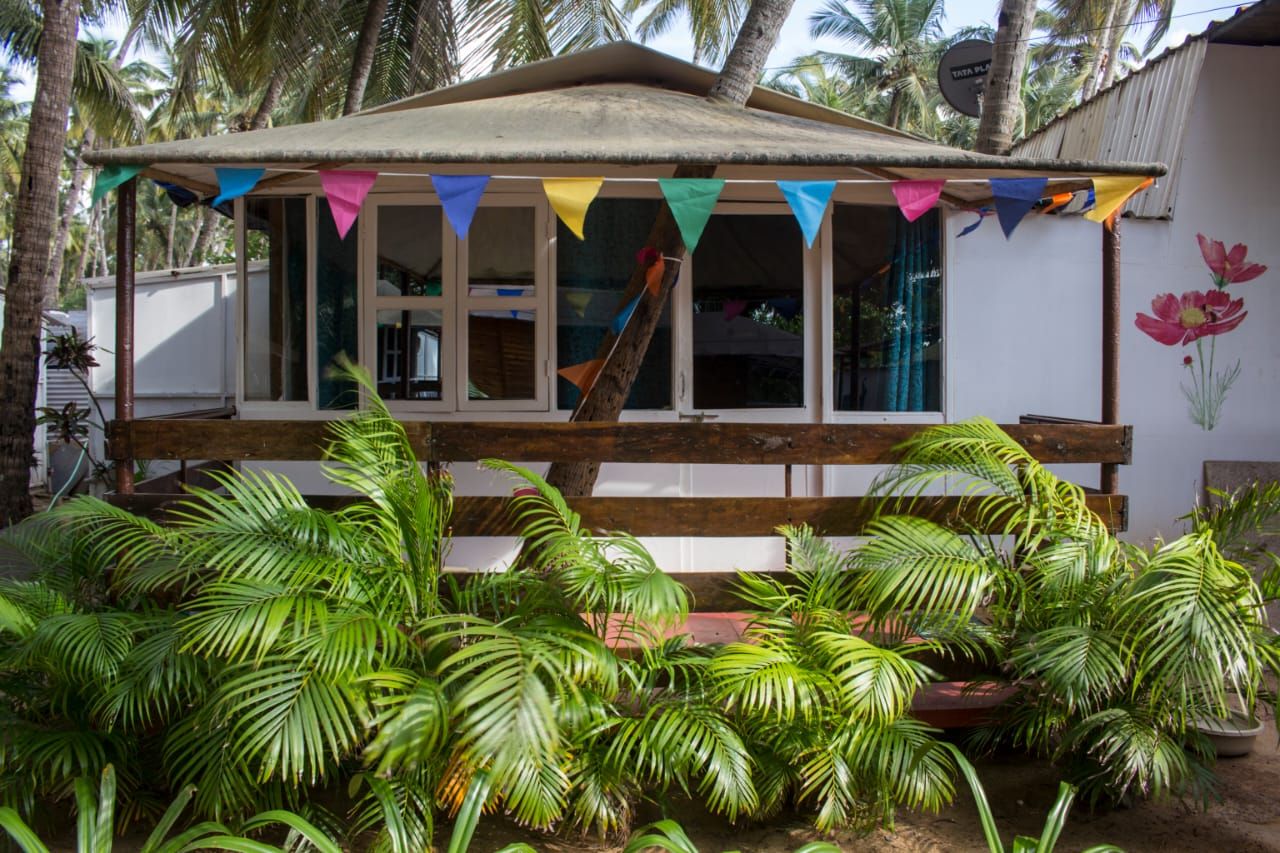 Cafe Del Mar Deluxe Sea View Cottage 12