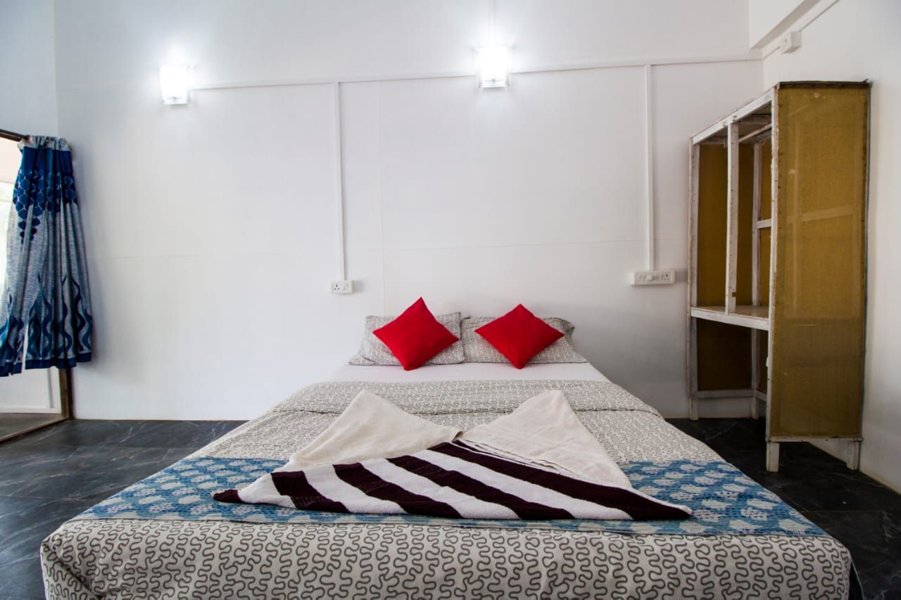 Cafe Del Mar Deluxe Sea View Room for 2 4