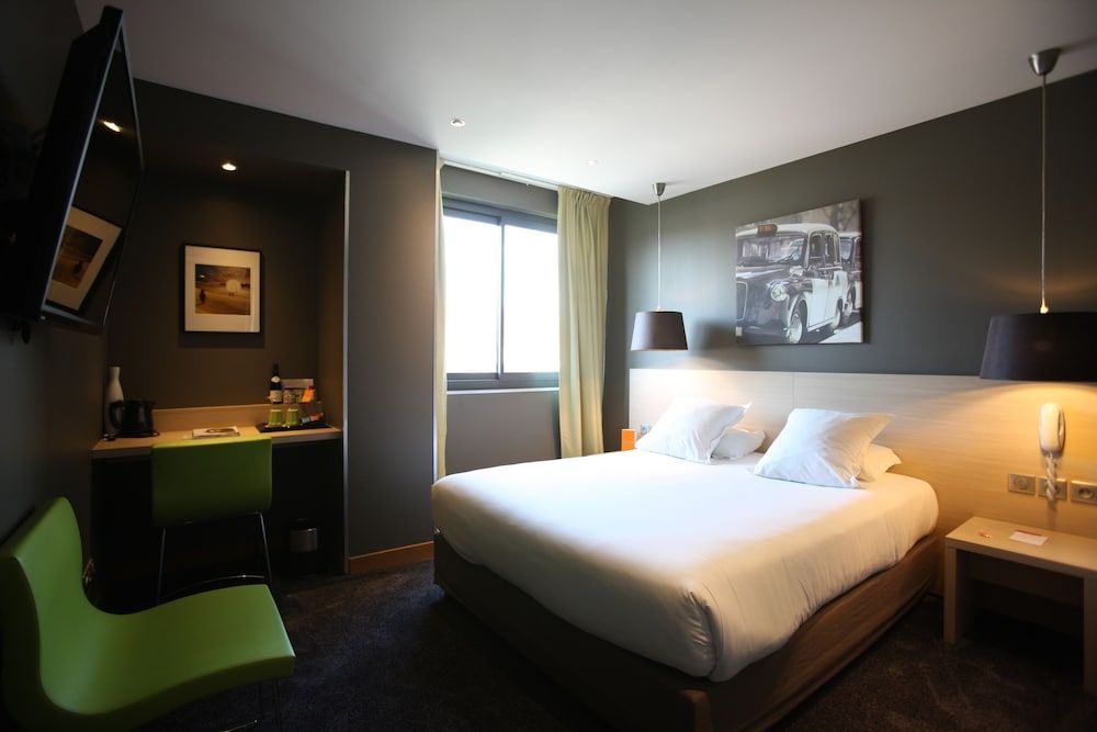 Hôtel de France Superior Double Room 3