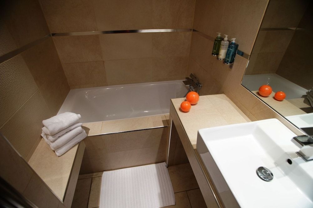 Hôtel de France Junior Double Room 2