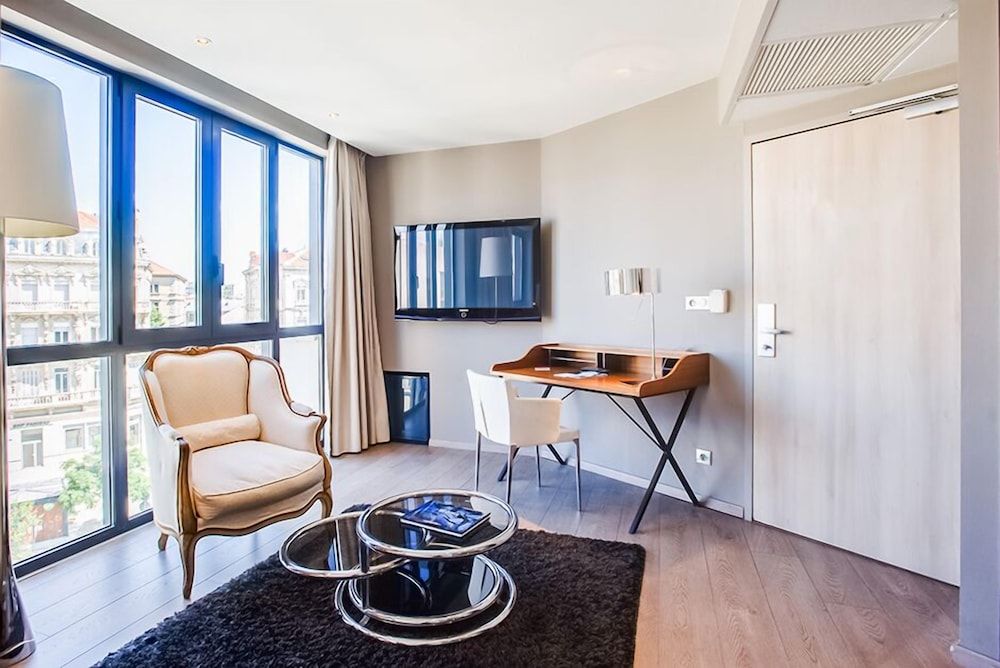 Hôtel de France Junior Room 4