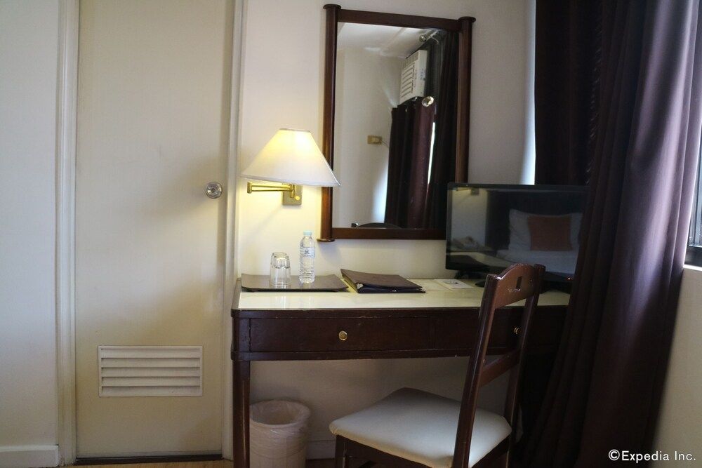 Harbor Town Hotel Standard Room 14