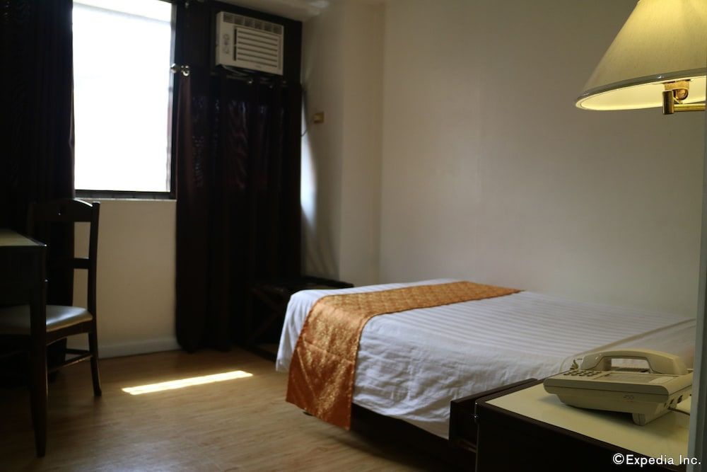 Harbor Town Hotel Standard Room 7